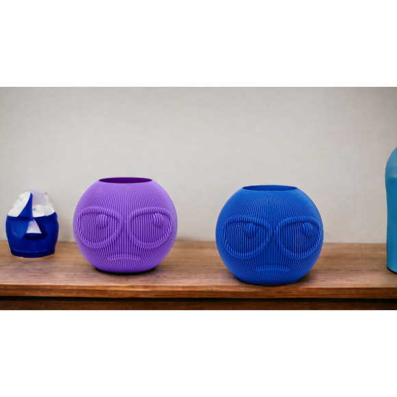 Funny Style Planter: Suspicious Dude Face, Emoji Inspired, Small Pot for Shelf - Picture 7 of 8